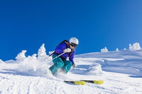 比利时男篮在欧洲锦标赛中争取奖牌，球队实力不断增强，比利时男篮厉害吗