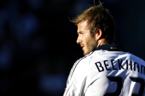 球队在赛季中段加强体能训练避免伤病，提高球队